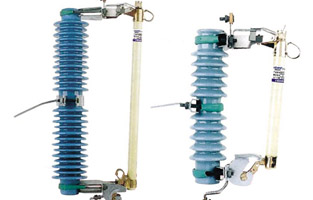 雷爾沃電器有限公司以高壓電器產(chǎn)品作為自己的核心產(chǎn)業(yè)，以產(chǎn)品設(shè)計(jì)為主導(dǎo)，主要研發(fā)生產(chǎn)戶內(nèi)外高壓真空斷路器，高壓負(fù)荷開關(guān)，隔離開關(guān)，熔斷器，互感器，避雷器，接地開關(guān)，六氟化硫開關(guān)等產(chǎn)品。產(chǎn)品廣泛應(yīng)用于各等級(jí)電網(wǎng)，風(fēng)能發(fā)電廠，太陽能發(fā)電廠，核電，水電等領(lǐng)域。今天雷爾沃作為高壓熔斷器的生產(chǎn)廠家來告訴你：高壓熔斷器型號(hào)含義及組成，讓你對(duì)高壓熔斷器有個(gè)新的認(rèn)識(shí)。